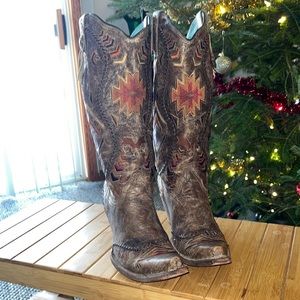 Corral Vintage Aztec style boots